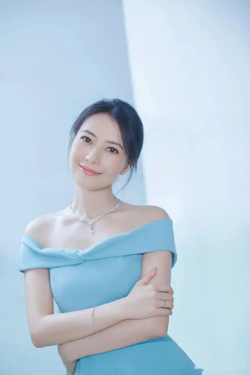 王迅获大佬青睐?高圆圆怀二胎?曾舜晞跟小花联手?姨太问答