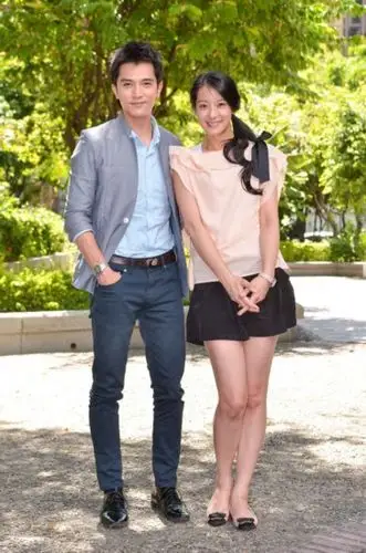 邱泽七夕与女友唐嫣共赴三亚代言