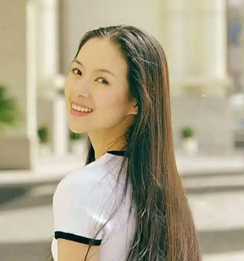 章子怡年轻时有多美青春期照片曝光堪称真正的玉女掌门人