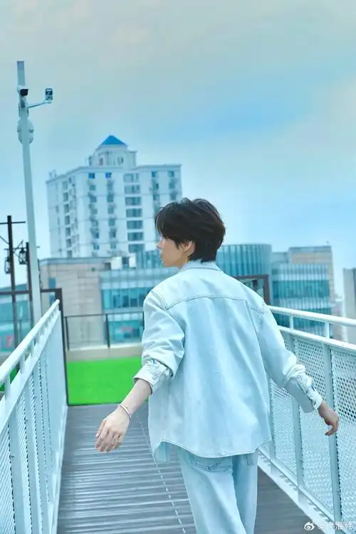 高考加油时刻##连淮伟噶里贡