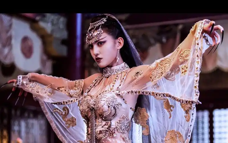 女王黑色长指甲