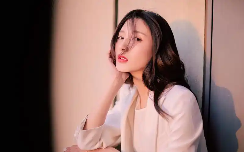 江疏影魅力写真高清桌面壁纸-大陆明星-手机壁纸下载-美桌网