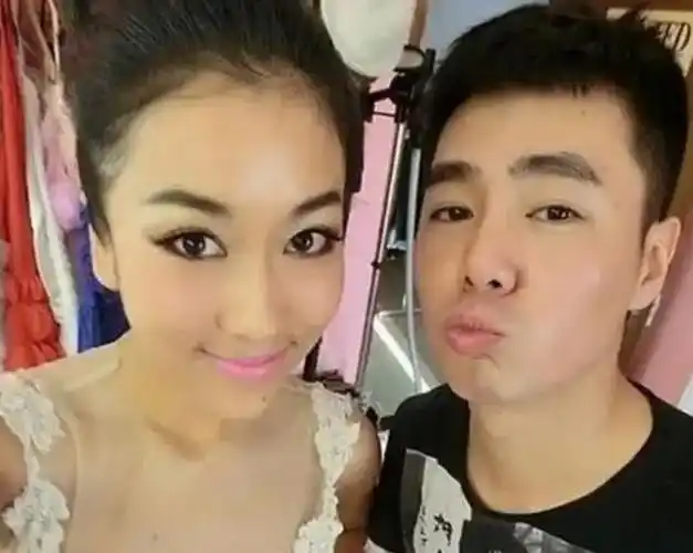 大肆卖惨高调炫富插足别人感情吉克隽逸的伪装彻底被撕掉了