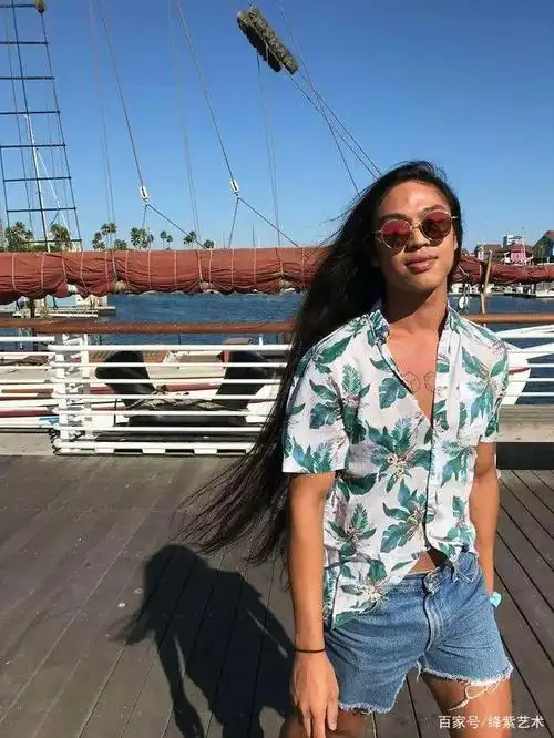 留长发不是女性特权,这22个长发男,哪个最让你心动?