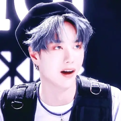 男爱豆头像,王一博头像二传沈啾妍.