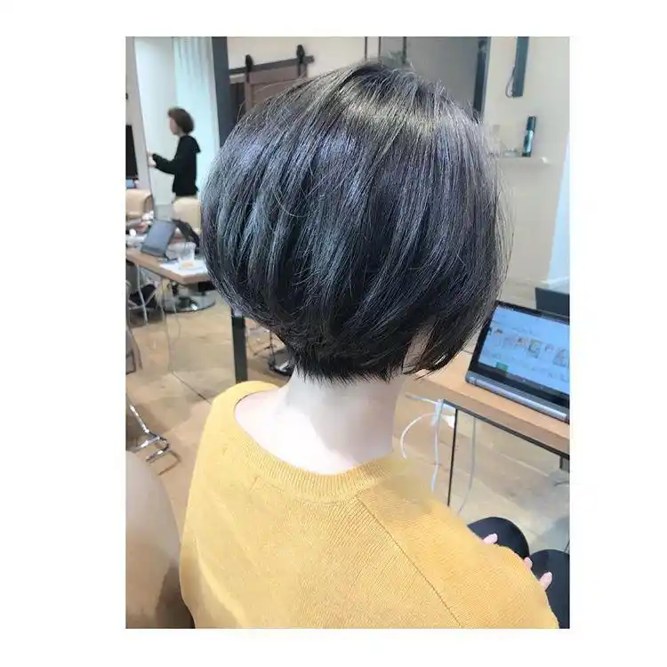 波波头发型剪得这么美,头型都变立体起来