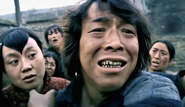 黄渤虽贵为影帝谈到父亲却泪崩曾被父亲认成战友