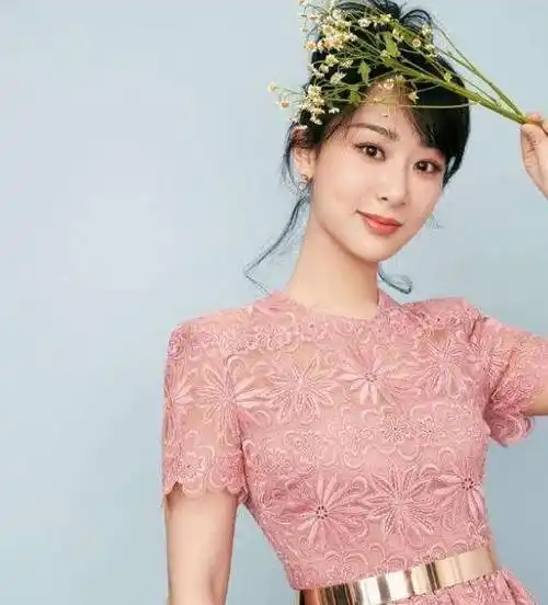 5岁群演,12岁爆红,14岁被说丑胖的杨紫,今成炙手可热的女神_宋丹丹