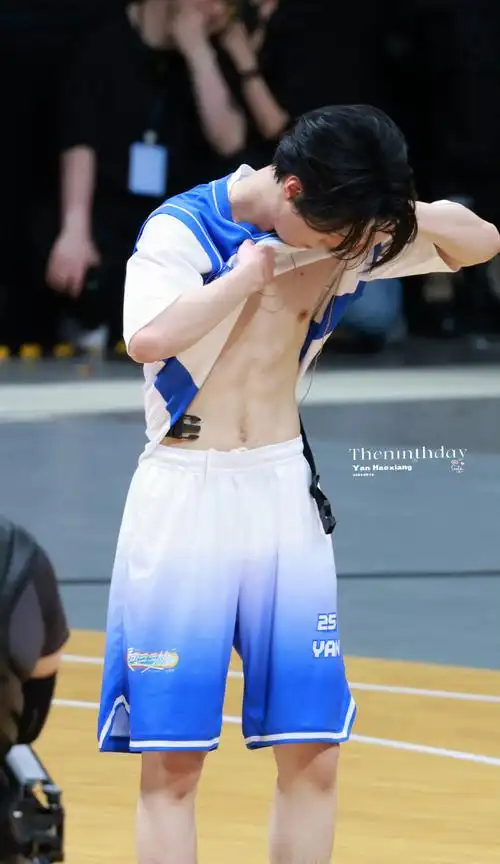 严浩翔腹肌##严浩翔内娱男菩萨