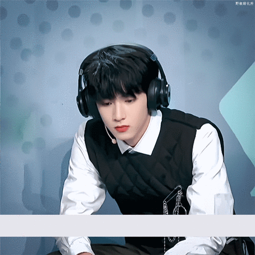 刘耀文奶拽奶拽的好想rua|刘耀文_新浪新闻