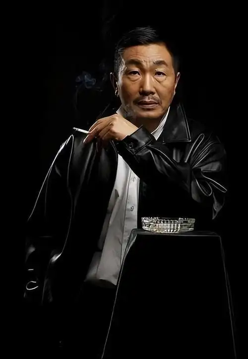 回顾演员杜源4岁与妻子相熟结婚41年零绯闻如今女儿成他的骄傲