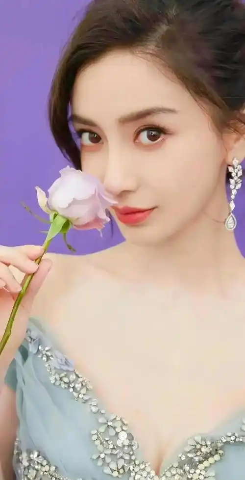 时尚婉约性感妩媚身姿曼妙的杨颖魅力无限的写真照