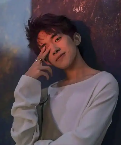 易烊千玺的神仙壁纸#易烊千玺 #易烊千玺绝美镜头 #玺子哥  - 抖音