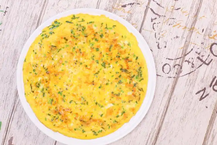 早餐别再吃路边摊了,教你一种最简单的鸡蛋饼做法,好吃更放心!