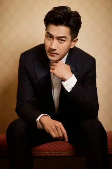 刘恺威时尚大片来袭沉稳霸气显熟男本色