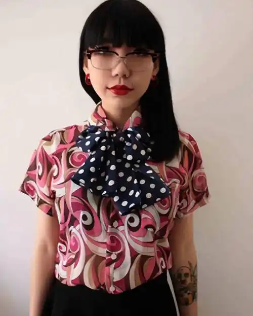 "一张大嘴吓哭小孩,你说丑不丑",这是吴莫愁的上榜理由.