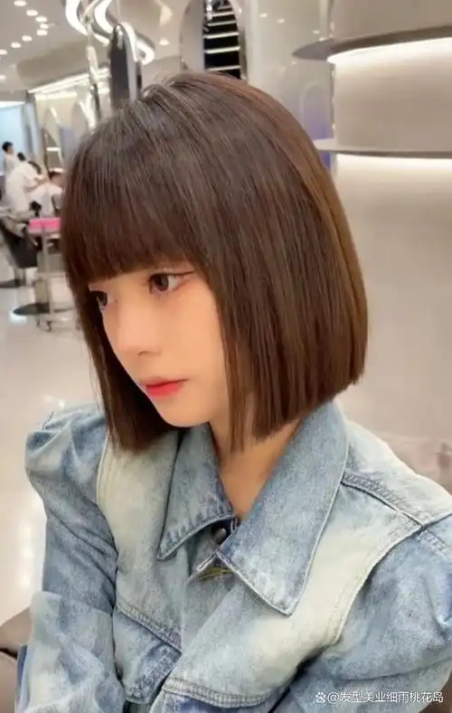 短发漫画刘海发型