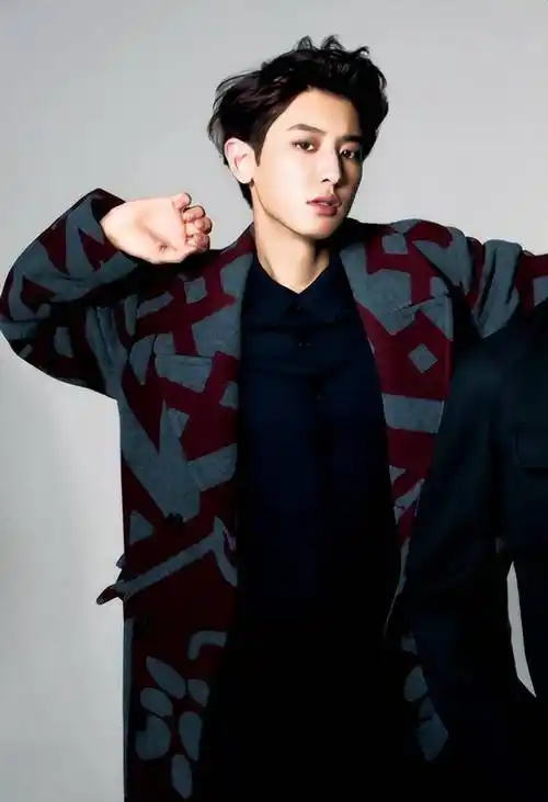 男团颜霸朴灿烈,凭借exo火爆中韩,却深陷道德丑闻被抵制?