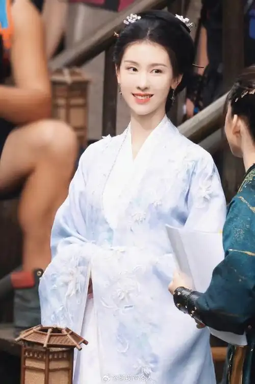 曝邓为陈都灵疑似恋爱