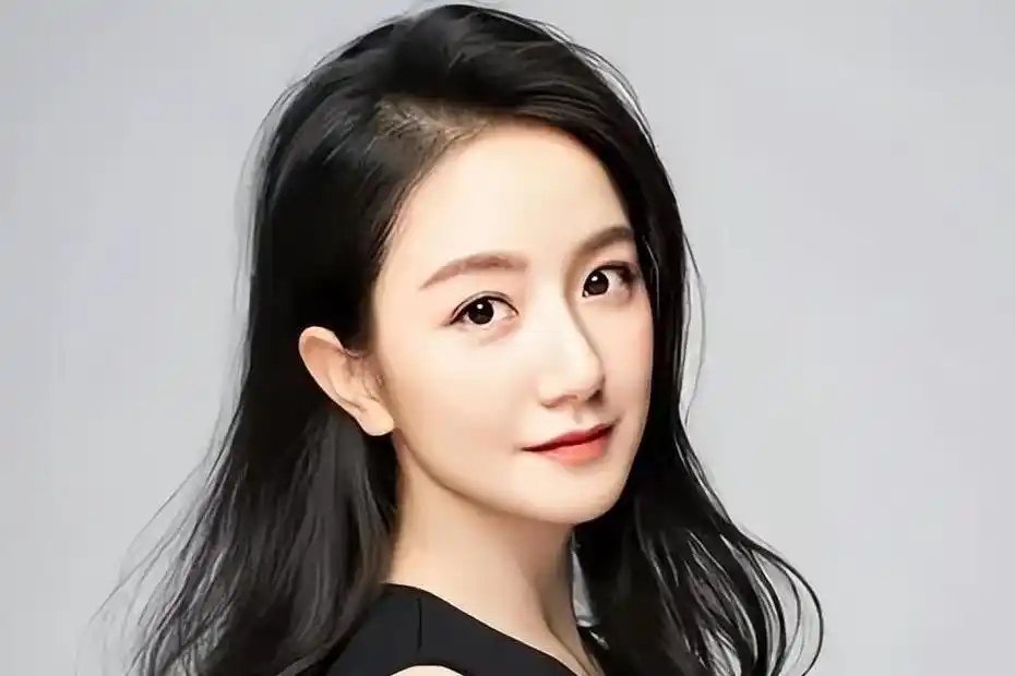 黄轩唯一官宣女友:16岁拍戏救患癌父亲,今39岁点痣后认不出 黄轩唯一