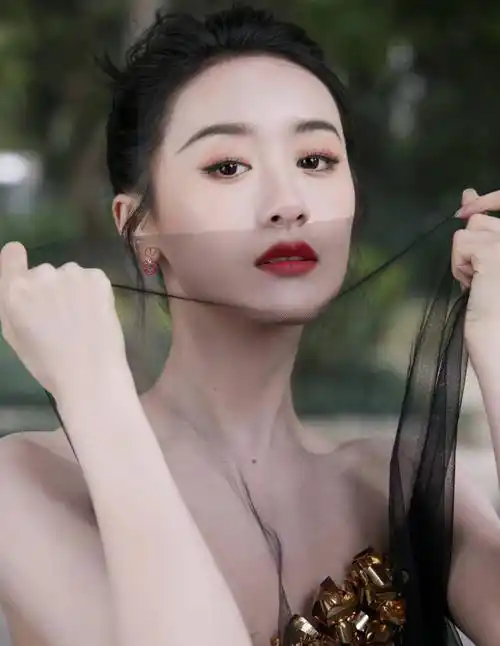 女星丫头袁冰妍写真出水芙蓉静娴温婉