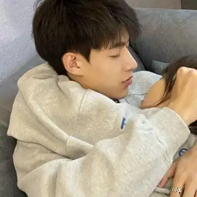 不容易发现的情侣头像好看又不会被家长发现的