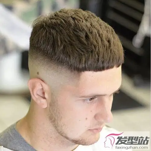 男生发型锅盖头铲两边欧美texturedcrop发型超流行