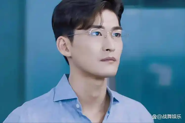 网曝被张翰拖行的交警已去世,帖子被删惹怒网友,本人评论区沦陷_事情