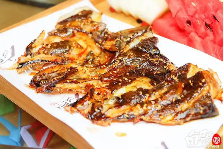 原本碟鱼头只有原味 有着海鱼的独特嫩香                  又多了一