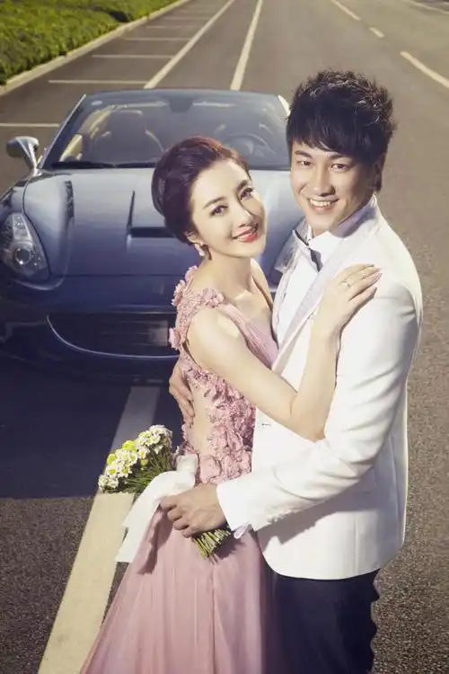 但是一点也不影响两人之间的感情,何润东更是把林静仪宠成了一个宝