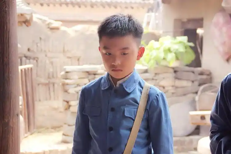 百鸟朝凤官方剧照 剧照图片 游天鸣初到焦三爷家--郑伟饰previousnext