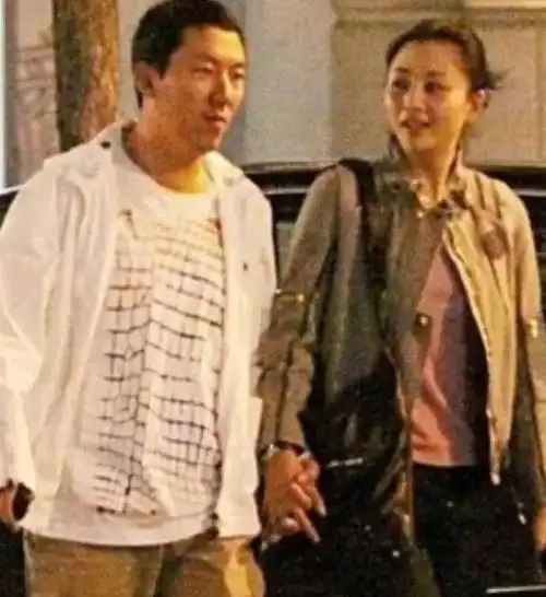 被富商折磨4年后分手的李小冉,转身嫁给男闺蜜,5个亿随便花