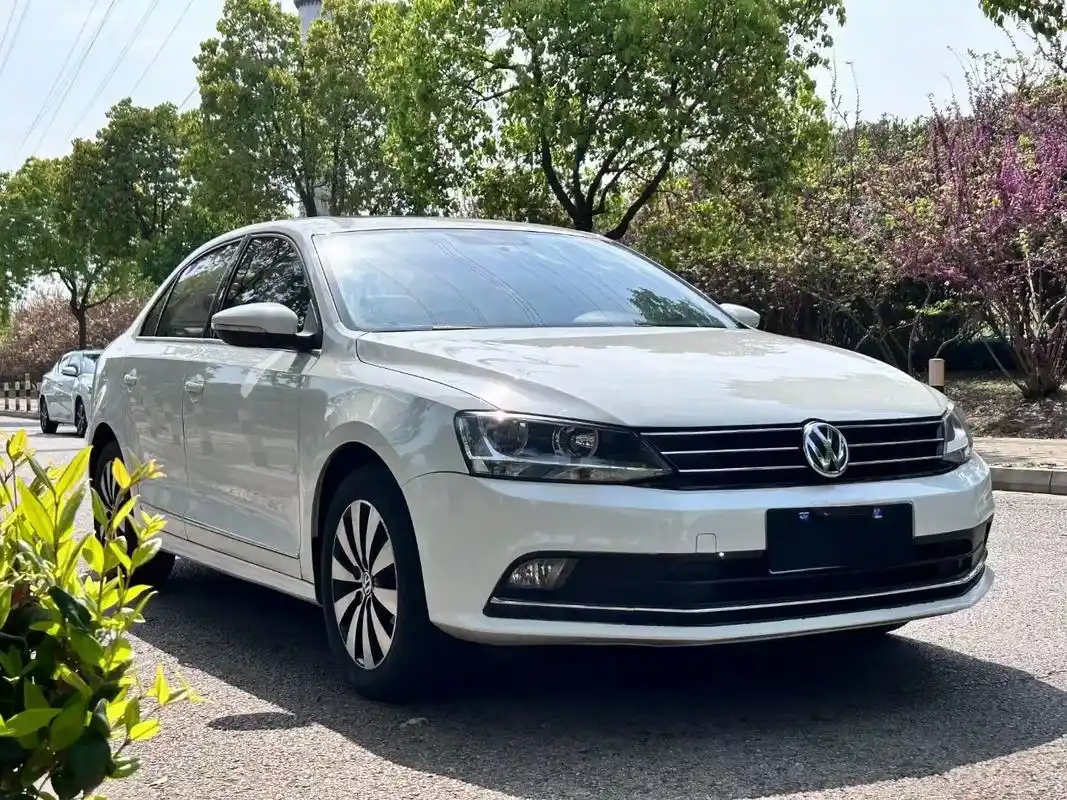 高性价比二手车推荐 新到75 17年大众速腾1