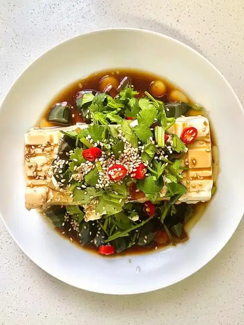 超简单冷菜皮蛋豆腐