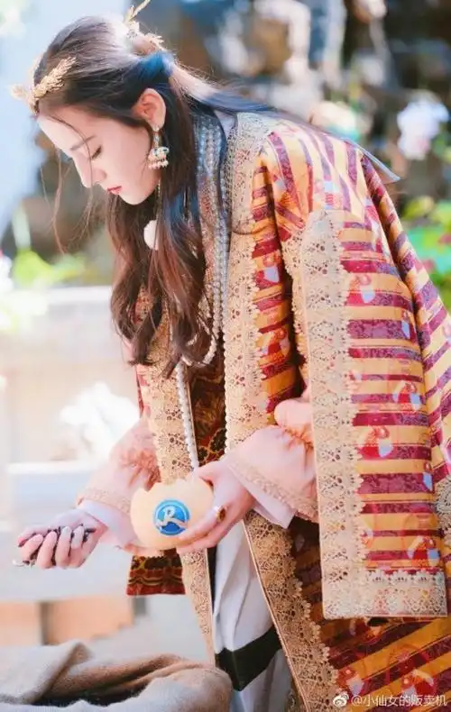 跑男热巴美如画