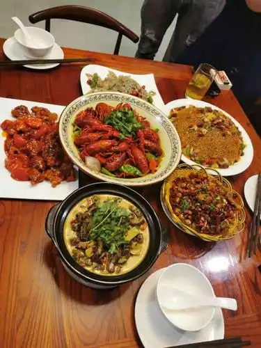 宴遇南园饭店土菜馆-"第一次去宴遇朋友圈吃饭 感觉红烧鱼头很好.