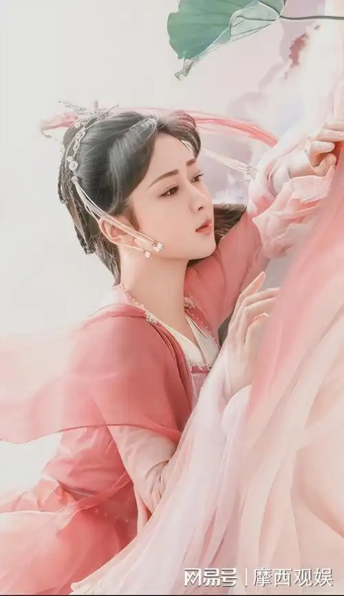 《沉香如屑》播出后,女主角杨紫被网友质疑,天天围着仙侠剧打转_网易