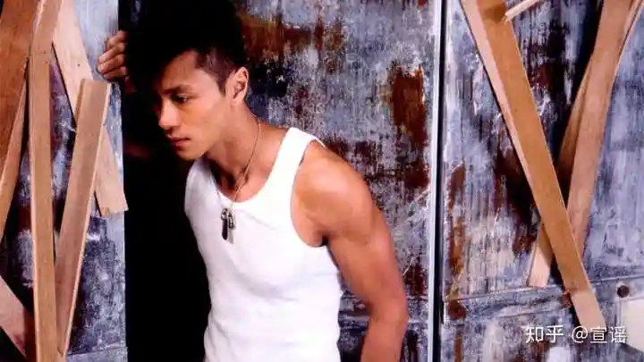 日常的黄浩然是一枚勇猛美少年