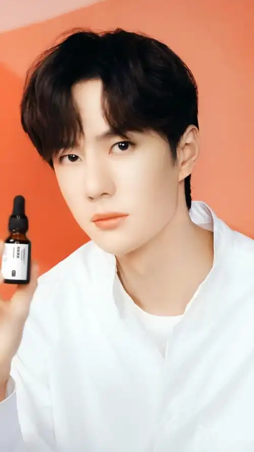 hfp原液宣传图 修图 @uniq-王一博 cr:惟珍