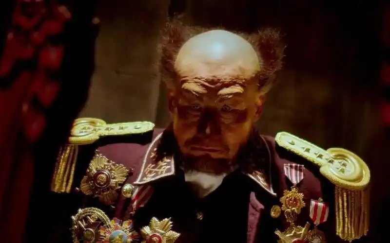 【林海雪原】历史上座山雕的原型 一个纵横雪原五十年 一个被日本天皇