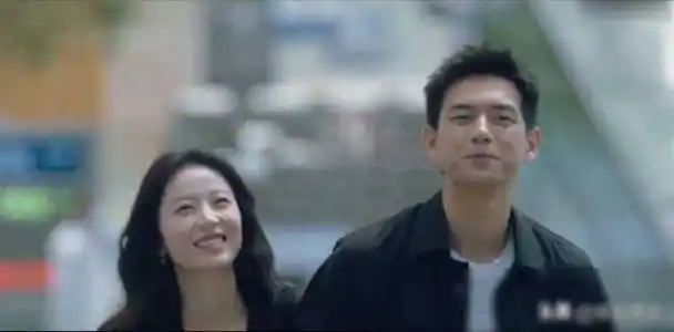 同样演"李现女朋友",任敏与周雨彤一比,才知道:啥叫天生一对