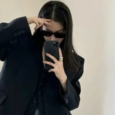 高清超酷的高冷霸气拽女头图片