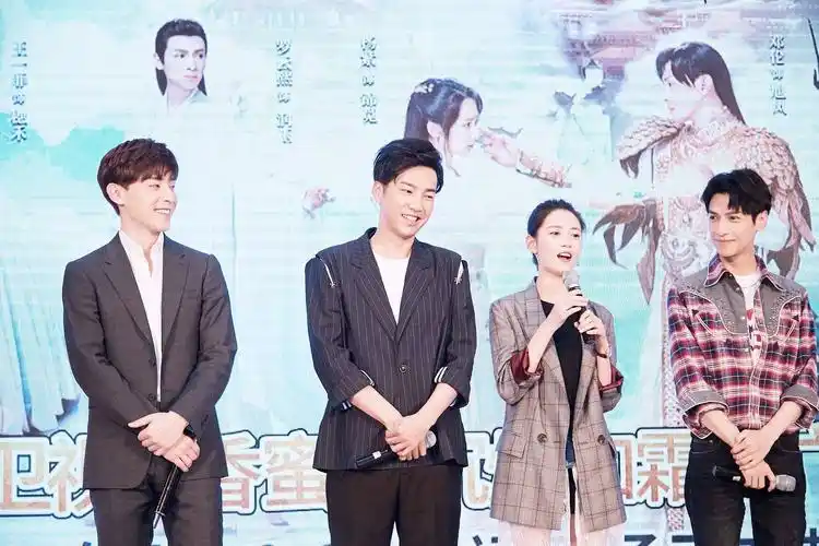 《香蜜沉沉烬如霜》粉丝见面会 邹廷威儒雅绅士圈粉无数_陈钰琪