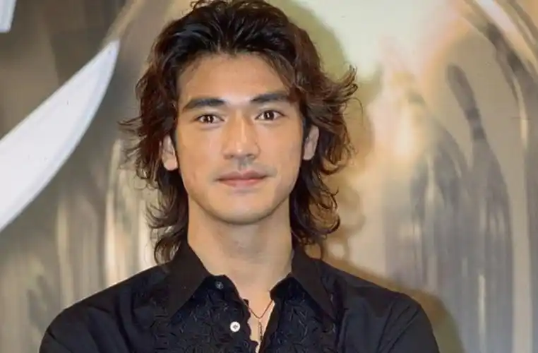 金城武隐婚传闻再现:过去绯闻回顾一览无遗!