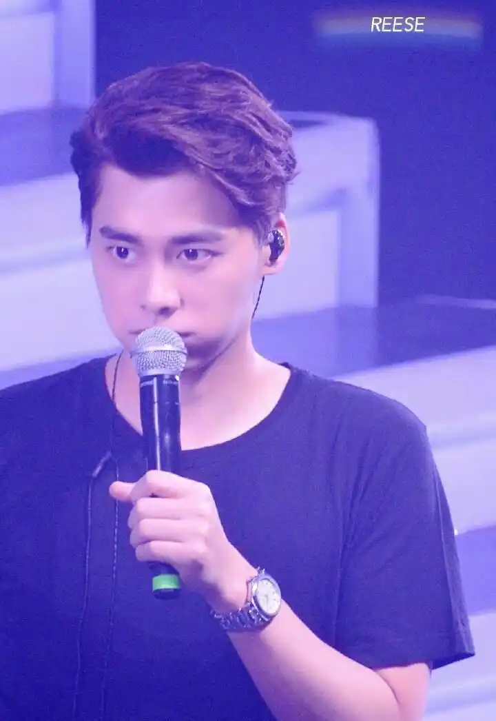 李易峰嘟嘴卖萌照片大合集,这是谁家的小可爱呢?快来抱走吧!