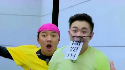 王祖蓝和大鹏激烈撕名牌,惊现"口撕",祖蓝直呼你是狮子!