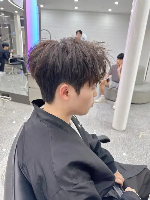 后的第一次修剪#男士发型 #钢架碎盖 #男生烫发 #自然碎盖 「id hair