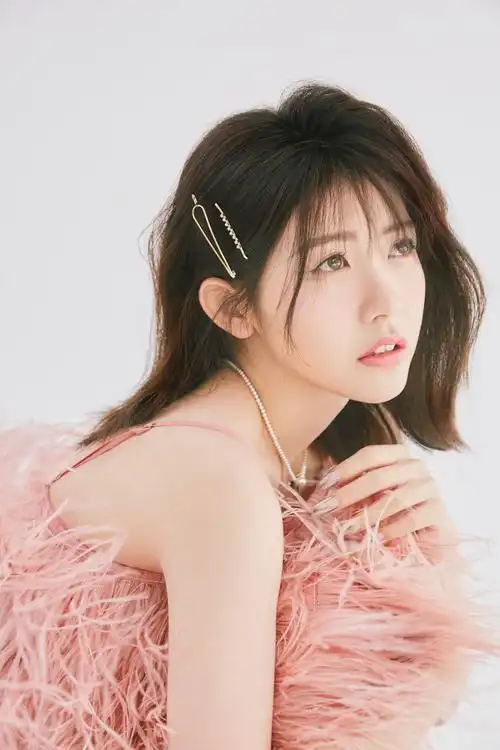 /p> p>2015年8月10日,赖美云随sing发行首支单曲《 a target="_blank