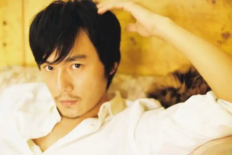 秦昊太会选剧本,《漫长的季节》被封神,豆瓣飙升至9.5分!_腾讯新闻