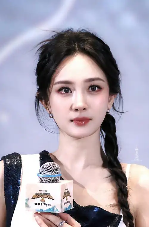 #杨幂##杨幂全球高定首穿#